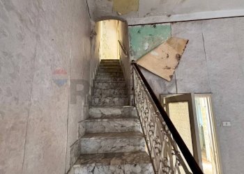 Scale - Casa indipendente VIA DUCA DI BERGAMO
 
7, Motta Sant'Anastasia - foto 9