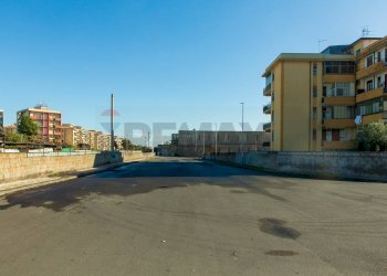 Edificio all\'aperto - Locale Commerciale Via Pasquale Timmonieri
57, Catania - foto 1