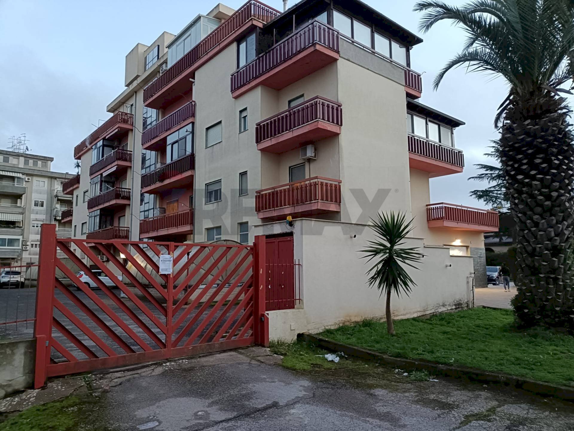 Edificio all\'aperto - Box Via Tenente Cataldo
 
74, Caltagirone - photo 1