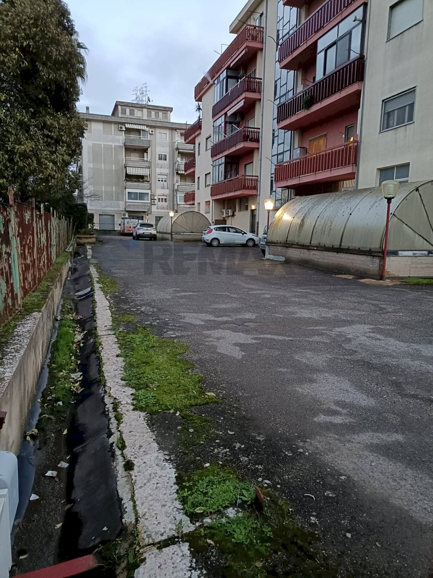 Edificio all\'aperto - Box Via Tenente Cataldo
 
74, Caltagirone - photo 3