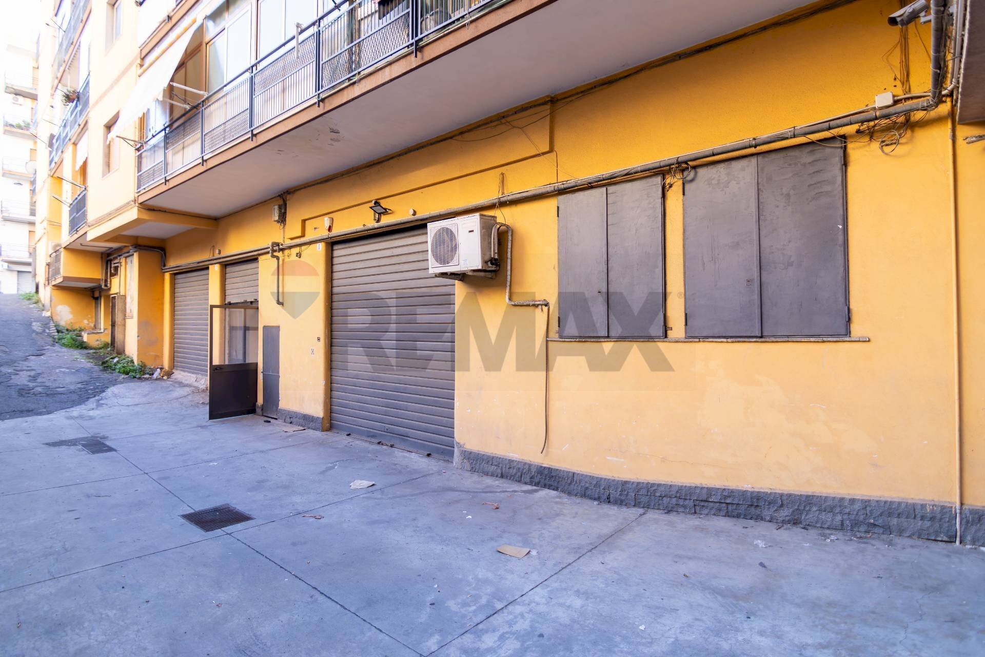 Terrazza - Warehouse Via Giuseppe Patanè
 
23, Catania - photo 2