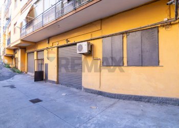 Terrazza - Warehouse Via Giuseppe Patanè
23, Catania - photo 2