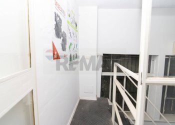 Hall / corridoio - Warehouse Via Giuseppe Patanè
23, Catania - photo 6