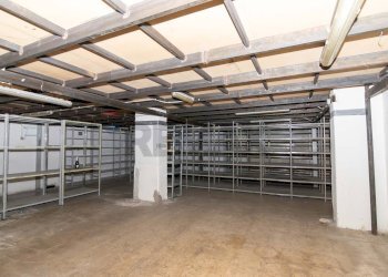 Dispensa di stoccaggio - Warehouse Via Giuseppe Patanè
23, Catania - photo 38