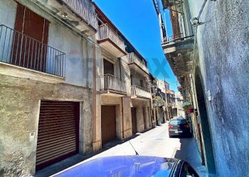 Piscina - Casa indipendente via Sottotenente Fisauli
 
42- 44-46- 48, Randazzo - foto 27