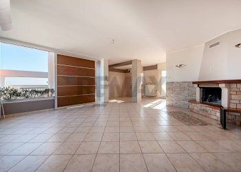 Soggiorno - Attico Via Paradiso
 
18, Modugno - foto 18