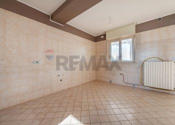 Stanza vuota - Attico Via Paradiso
 
18, Modugno - foto 19