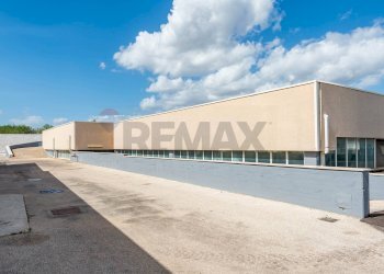 Edificio all\'aperto - Capannone Modugno - foto 5