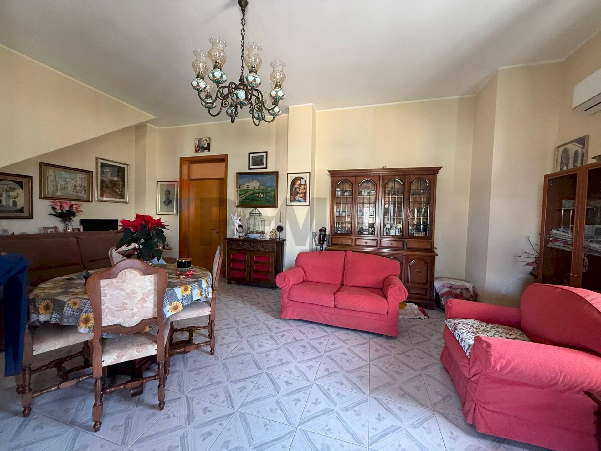 Sala da pranzo - Villa Strada statale  96
 
115+496, Modugno - foto 3