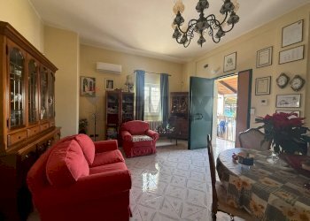 Sala da pranzo - Villa Strada statale  96
 
115+496, Modugno - foto 2