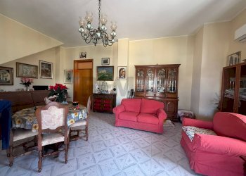 Sala da pranzo - Villa Strada statale  96
 
115+496, Modugno - foto 3