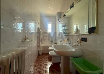 Bagno - Villa Strada statale  96
 
115+496, Modugno - foto 14