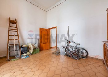 Palestra - Casa indipendente Via Ugo Foscolo
 
11, Modugno - foto 2