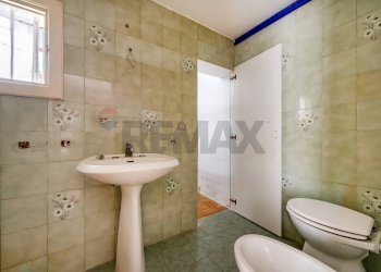 Bagno - Casa indipendente Via Ugo Foscolo
 
11, Modugno - foto 9