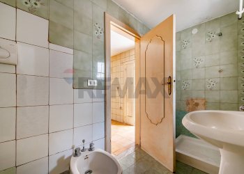 Bagno - Casa indipendente Via Ugo Foscolo
 
11, Modugno - foto 10