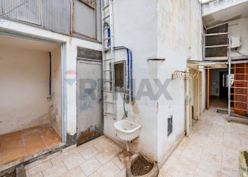 Edificio all\'aperto - Casa indipendente Via Ugo Foscolo
 
11, Modugno - foto 12