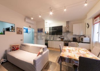 Sala da pranzo - Appartamento Via Giuseppe Verdi
 
8, Terranuova Bracciolini - foto 4