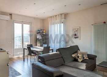 Sala da pranzo - Quadrilocale Del Varco
 
32, Reggello - foto 3