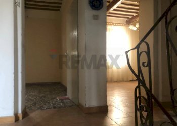 Hall / corridoio - Casa indipendente Via Poggio del Sole
 
6, Castiglione del Lago - foto 20