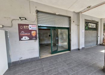 Edificio all\'aperto - Locale Commerciale Piazza Onofrio Coppola
 
6, Salerno - foto 11