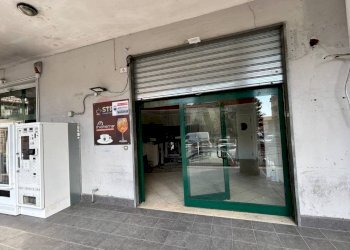 Edificio all\'aperto - Locale Commerciale Piazza Onofrio Coppola
 
6, Salerno - foto 13