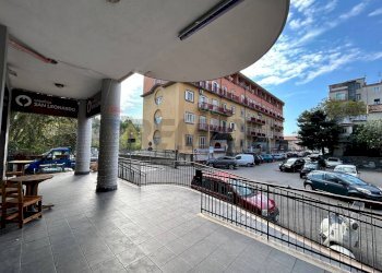 Edificio all\'aperto - Locale Commerciale Piazza Onofrio Coppola
 
6, Salerno - foto 21