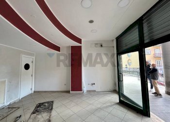 Stanza vuota - Locale Commerciale Piazza Onofrio Coppola
 
6, Salerno - foto 23