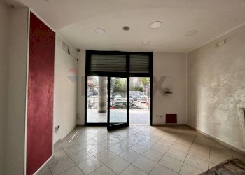 Stanza vuota - Locale Commerciale Piazza Onofrio Coppola
 
6, Salerno - foto 24