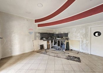 Soggiorno - Locale Commerciale Piazza Onofrio Coppola
 
6, Salerno - foto 3