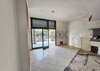 Stanza vuota - Locale Commerciale Piazza Onofrio Coppola
 
6, Salerno - foto 4