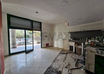 Soggiorno - Locale Commerciale Piazza Onofrio Coppola
 
6, Salerno - foto 6