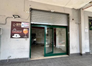 Edificio all\'aperto - Locale Commerciale Piazza Onofrio Coppola
 
6, Salerno - foto 12