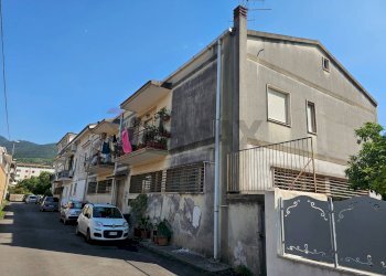 Edificio all\'aperto - Two-room apartment Via San Francesco d'Assisi
 
4, Sapri - photo 1