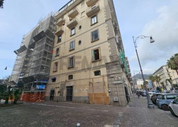 Edificio all\'aperto - Commercial Premises Via Alfredo De Marsico
 
9, Salerno - photo 2