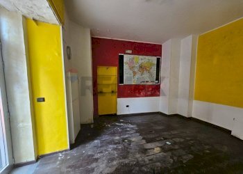 Stanza vuota - Commercial Premises Via Alfredo De Marsico
 
9, Salerno - photo 4