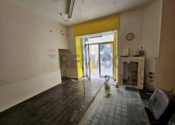 Stanza vuota - Commercial Premises Via Alfredo De Marsico
 
9, Salerno - photo 6