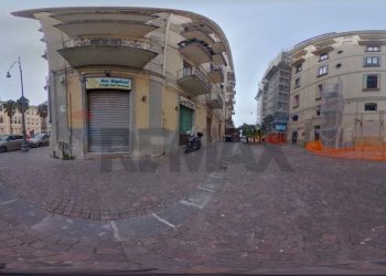 Edificio all\'aperto - Commercial Premises Via Alfredo De Marsico
 
9, Salerno - photo 12