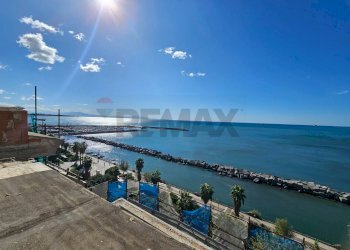Vista dell\'acqua - Appartamento Lungomare Trieste
 
112, Salerno - foto 21