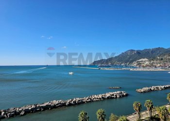 Vista dell\'acqua - Appartamento Lungomare Trieste
 
112, Salerno - foto 33