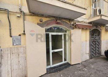 Terrazza - Locale Commerciale Piazza Matteo Luciani
41, Salerno - foto 10