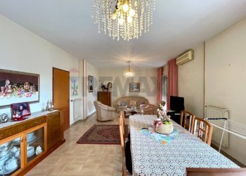 Sala da pranzo - Trilocale via Rimembranze
 
70, Mineo - foto 7