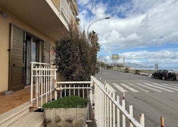 Balcone - Quadrilocale via spiaggia
 
333, Mascali - foto 5