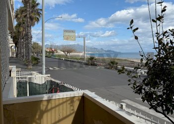 Balcone - Quadrilocale via spiaggia
 
333, Mascali - foto 25