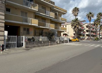 Edificio all\'aperto - Quadrilocale via spiaggia
 
333, Mascali - foto 31