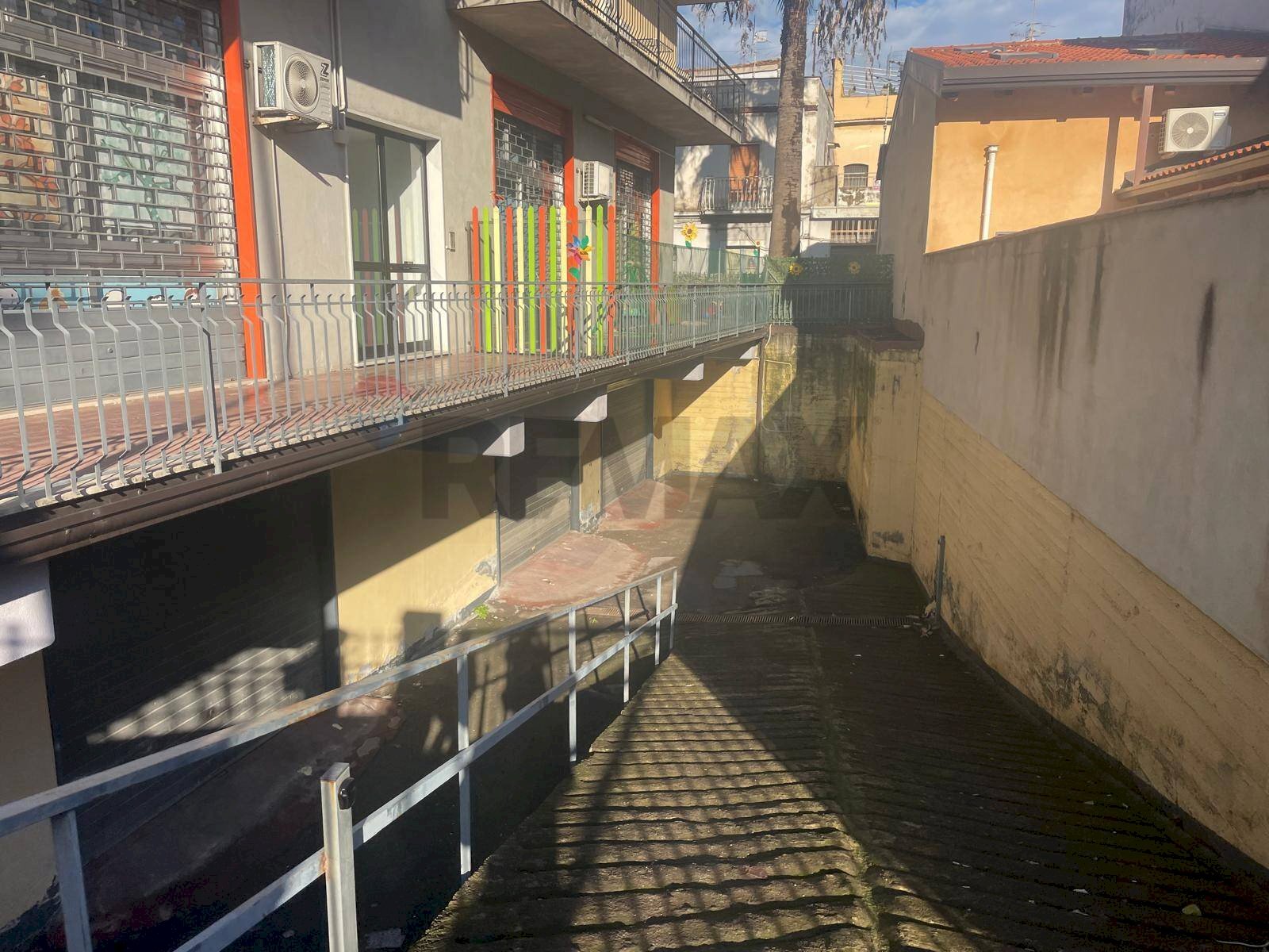 Edificio all\'aperto - Magazzino Corso Matteotti
 
66, Giarre - foto 3