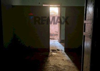 Hall / corridoio - Trilocale VIA PETRELLA
 
18, Catania - foto 7