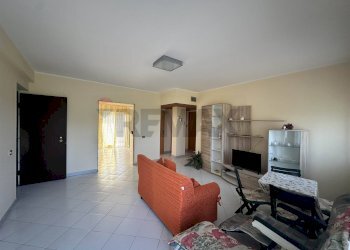 Soggiorno - Quadrilocale Sacerdote Antonio Musumeci
 
5, Mascali - foto 7