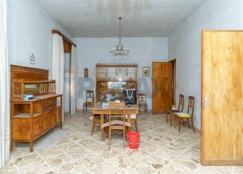 Sala da pranzo - Casa indipendente via Tenente Nicola Maugeri
 
5, Aci Sant'Antonio - foto 19