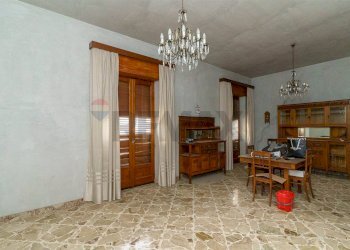 Sala da pranzo - Casa indipendente via Tenente Nicola Maugeri
 
5, Aci Sant'Antonio - foto 20