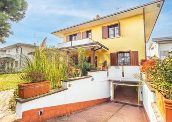 Casa all\'aperto - Villa Via Ugo Foscolo
 
21, Cerro al Lambro - foto 4